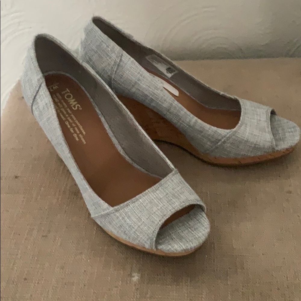 TOM Wedges